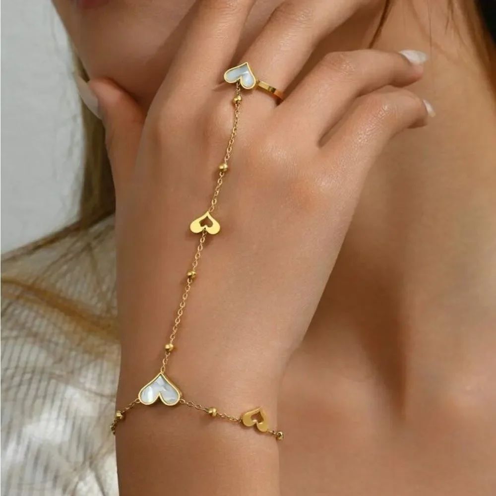 Heart hand chain Q908